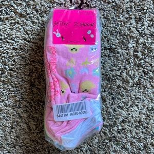 Betsy Johnson || low cut socks